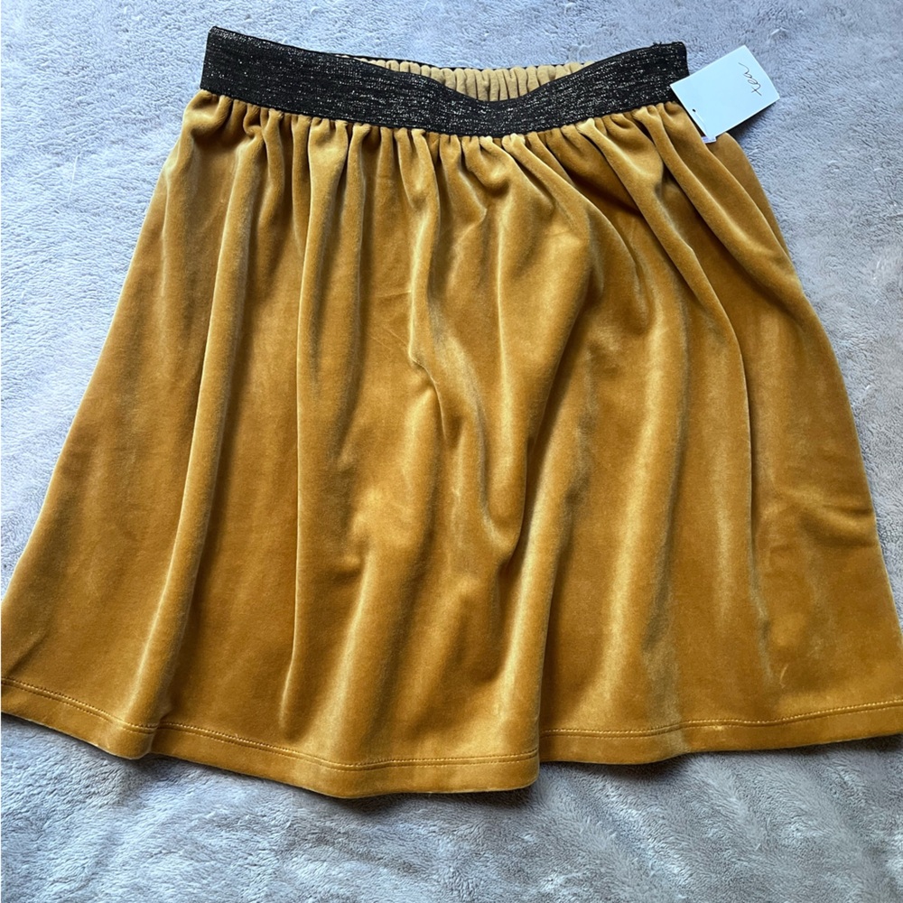 Tea Collection skirt. Holiday skirt. Gold velour. NWT Size 10